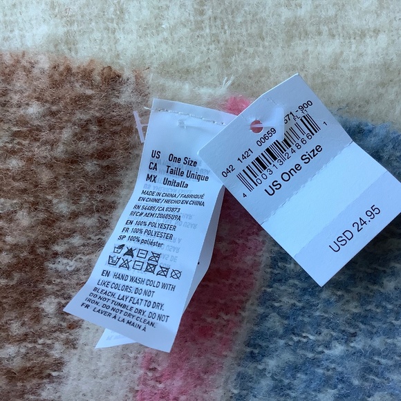 NEW w/Tags AMERICAN EAGLE AEO striped fringed warm & SOFT scarf - Picture 2 of 3